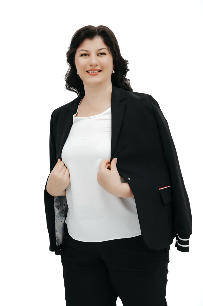 Директор по работе с учебными заведениями и здравохранению